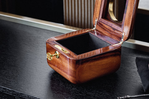 VOYEUR' Acacia & Walnut Watchbox