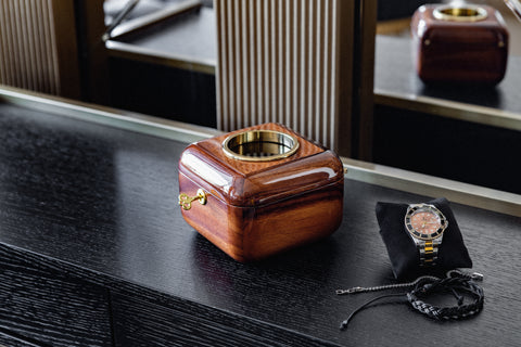 VOYEUR' Acacia & Walnut Watchbox